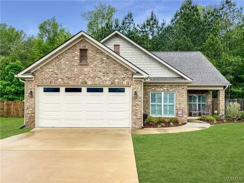 14020 Knoll Pointe Dr, Northport, AL 35475