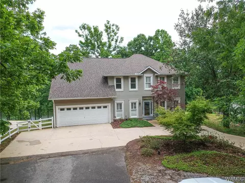 16057 Carmel Bay Dr, Northport, AL 35475