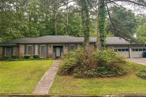 5505 Harborview Ln, Northport, AL 35473