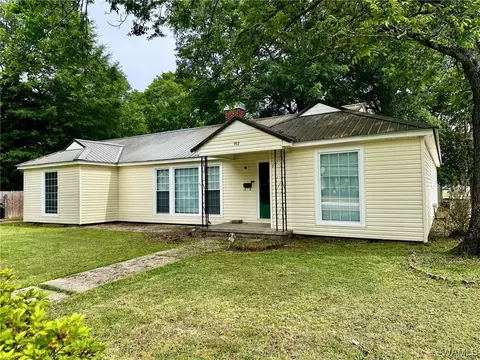 302 3rd St, Fayette, AL 35555