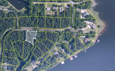 000 Grandview Dr, Northport, AL 35475