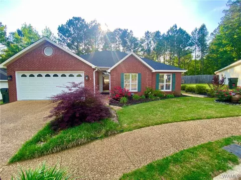 6390 Woodmere Dr, Tuscaloosa, AL 35405