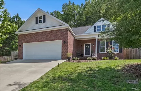 4002 Savanah St, Northport, AL 35473