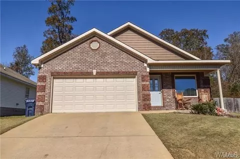 5008 Smithfield Cir, Northport, AL 35473