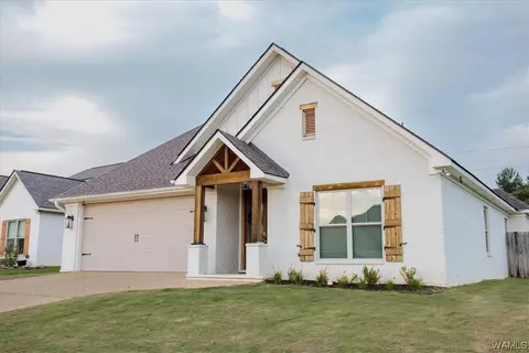 13871 Hemlock Dr, Northport, AL 35475