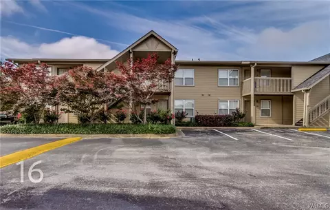210 15th St E #16, Tuscaloosa, AL 35401