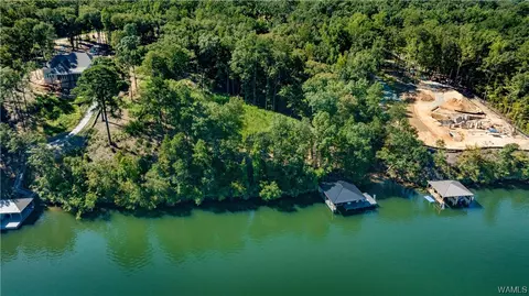 14886 Edgewater Dr, Northport, AL 35475