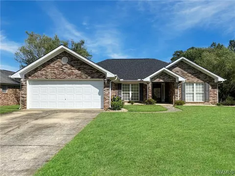 7902 Meadowlake Dr W, Northport, AL 35473