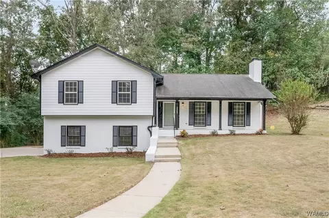 3903 Ashburton Ln, Northport, AL 35473