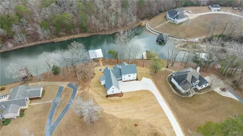 15083 Four Winds Rd, Northport, AL 35475