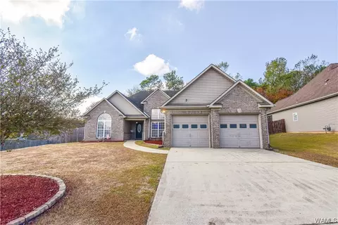 205 Camden Lake Dr, Calera, AL 35040