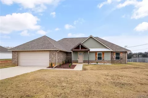 142 Rob Lee St, Moundville, AL 35474