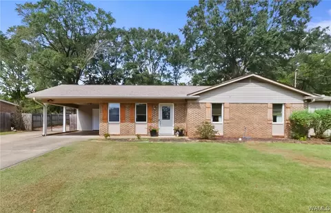 5208 Applewood Dr, Northport, AL 35473
