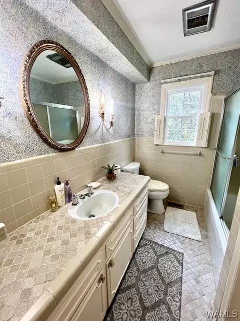 Bath - 506 Herbert St, Demopolis, AL 36732 photo 2 of 3