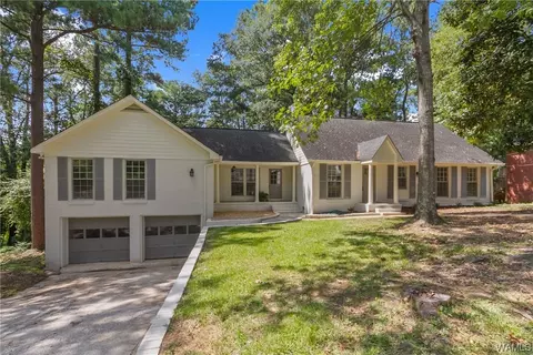3126 Pin Oak Dr, Tuscaloosa, AL 35405