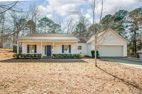12860 N Country Dr, Northport, AL 35475
