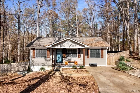 4704 Oak Hill Dr, Northport, AL 35473