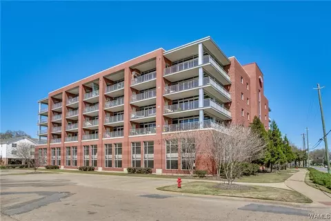 1018 Hackberry Ln #104, Tuscaloosa, AL 35401