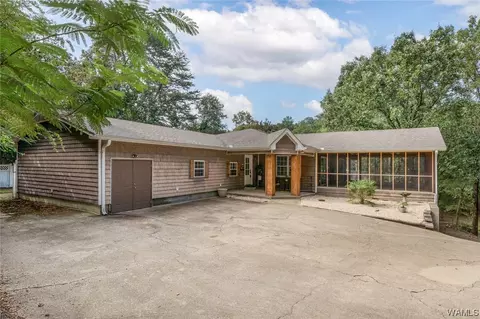 15414 Beacon Point Dr, Northport, AL 35475