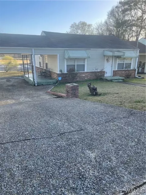 1203 10th St, Northport, AL 35476