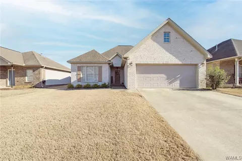 13839 Highland Pointe Dr, Northport, AL 35475