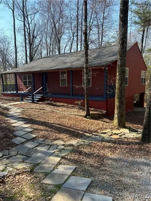 15954 Lake Hills Dr, Northport, AL 35475
