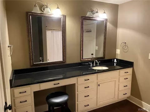 Bath - 2266 Two Rivers Rd, Eutaw, AL 35462 photo 4 of 6