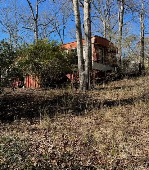 7606 Oak Grove Ln, Northport, AL 35473