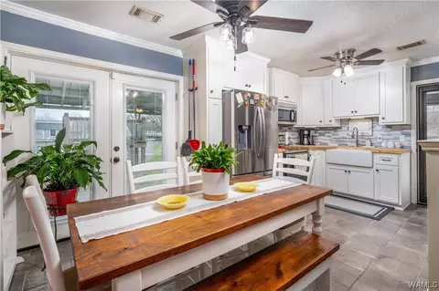 51 Brentwood Ln, Moundville, AL 35474