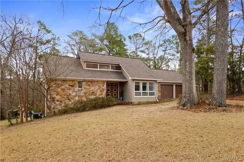 1801 Woodridge Rd, Tuscaloosa, AL 35406
