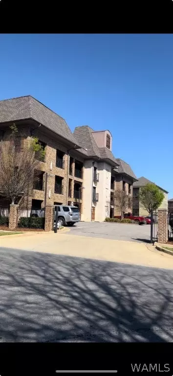1426 Paul Bryant Dr, Tuscaloosa, AL 35401