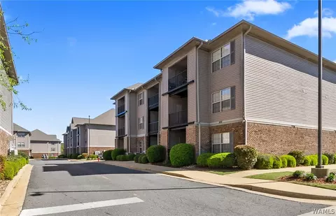 2301 Veterans Memorial Pkwy #408, Tuscaloosa, AL 35405