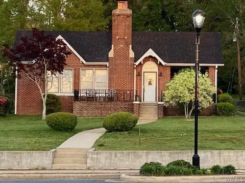 525 Temple Ave N, Fayette, AL 35555