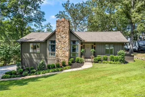 15208 W Winds Dr, Northport, AL 35475