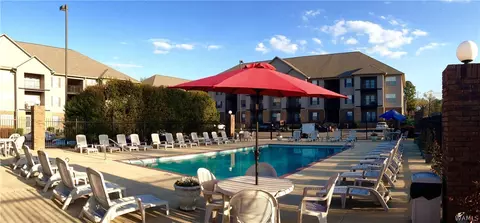 2301 Veterans Memorial Pkwy #321, Tuscaloosa, AL 35405