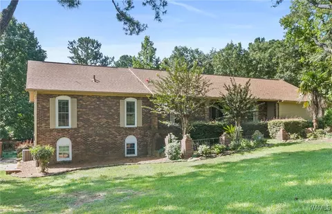 5925 Woodland Forrest Dr, Tuscaloosa, AL 35405