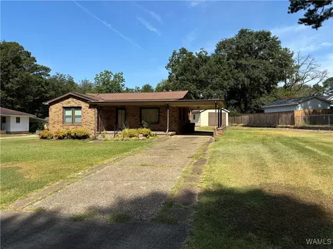 4504 Carter Dr, Northport, AL 35476