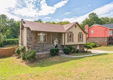 6828 Cherokee Dr, Fairfield, AL 35064