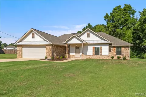 131 Poole Dr, Moundville, AL 35474