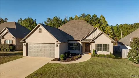 14005 Knoll Pointe Dr, Northport, AL 35475