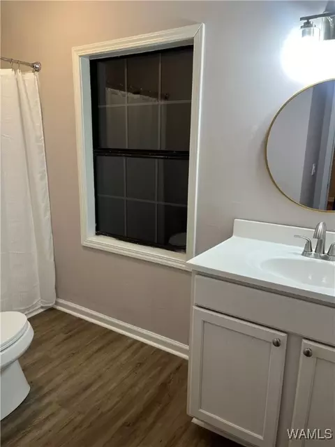 Bath - 702 Lakeview Dr, Dothan, AL 36301 photo 4 of 4