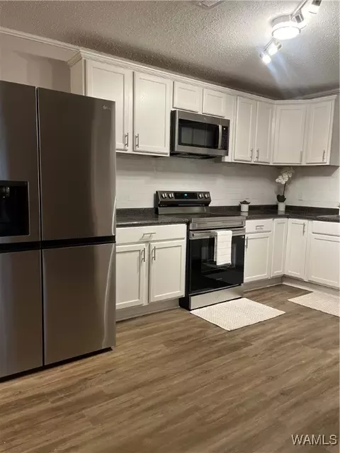 Kitchen - 702 Lakeview Dr, Dothan, AL 36301 photo 4 of 4