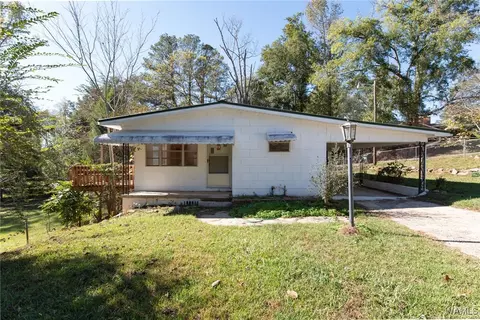 77 1st Ave N, Centreville, AL 35042