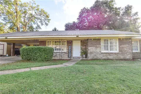 5207 Candlewood Dr, Northport, AL 35473