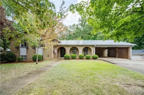 608 Innsbruck Ct, Northport, AL 35473