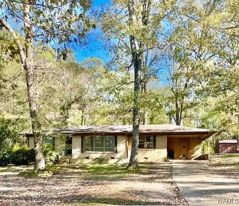 5209 Northwood Lake Dr E, Northport, AL 35473