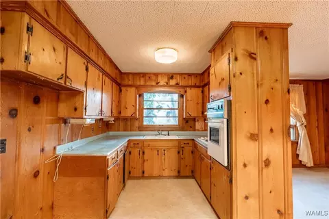 Kitchen - 7421 Highway 269, Parrish, AL 35580 photo 1 of 1