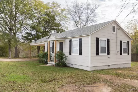 106 Pratt St, Livingston, AL 35470
