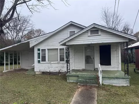 906 9th St, Northport, AL 35476