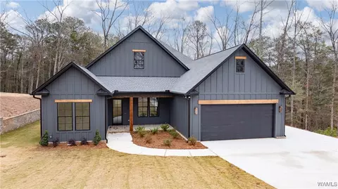 14811 Edgewater Dr, Northport, AL 35475